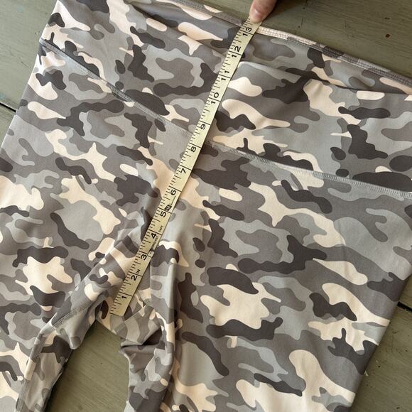 Fabletics Powerhold Gray Light Pink Camo High Waisted Legging Sz XXL - Picture 5 of 9